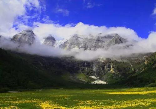 爆料稻城亚丁是真的吗视频,网友爆料视频带你领略绝美风光